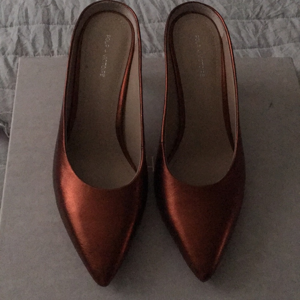 Pour la Victoire Bronze Slides size 7 1/2